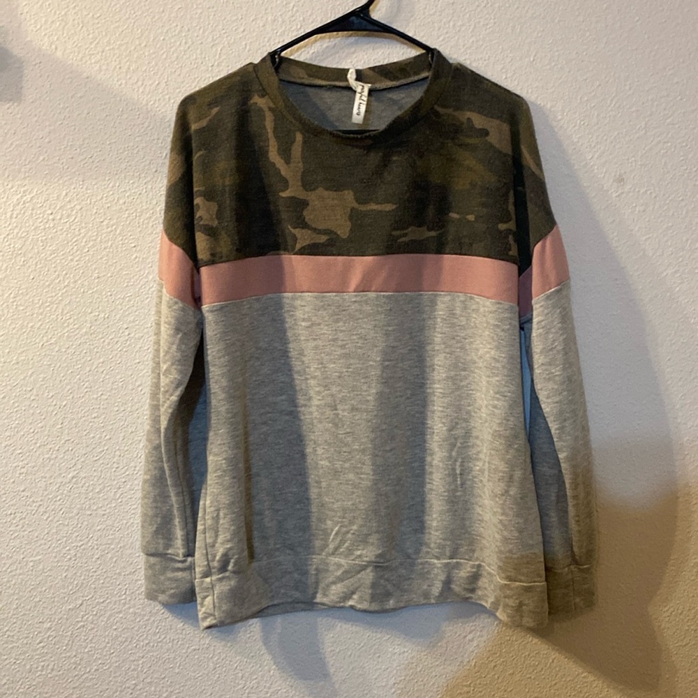 Grateful Hearts color block sweatshirt size large